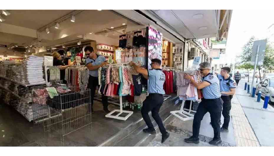 İzmir'de ana arterlerde kaldırım işgaline geçit yok
