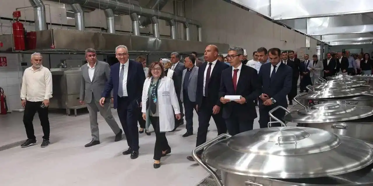 Gaziantep’te modern aşevi hizmete girdi