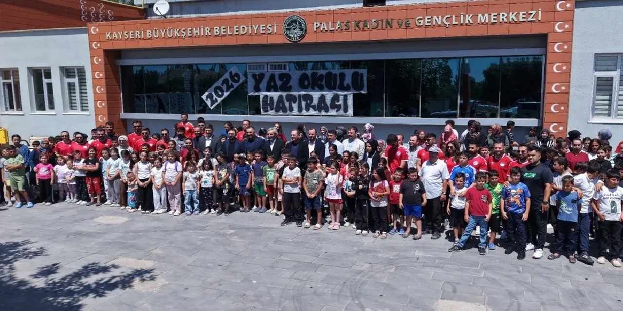 Kayseri Büyükşehir yaz okullarından görkemli final
