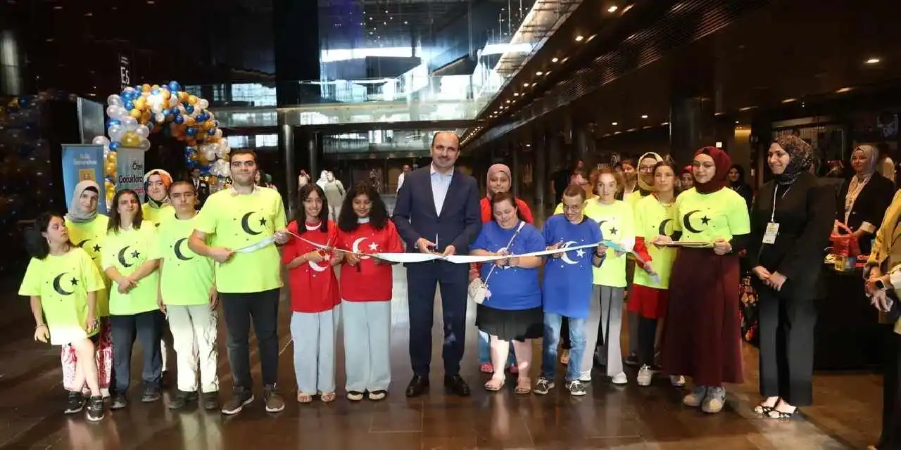 Konya'da 'En Özel KOMEK’li'ler gönüllere dokundu