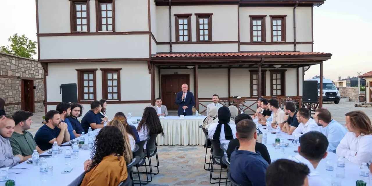 Konya Meram'da AK Parti Gençliği ile buluşuldu