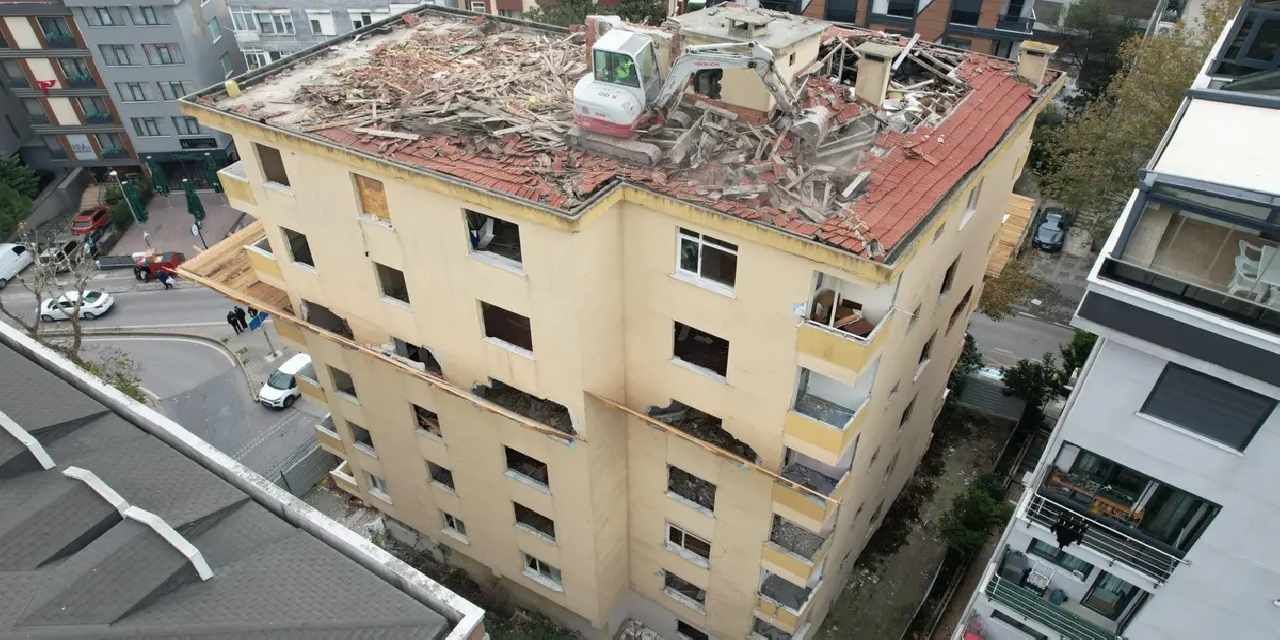 Binaların yıkımında yeni dönem! Yüksek yapılara özel kurallar getirildi