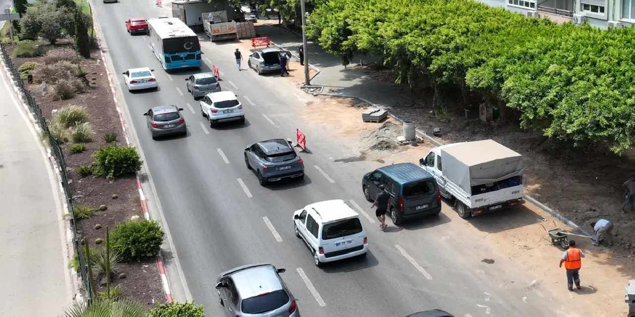 Antalya’da bulvarlar modern görünüme kavuşuyor