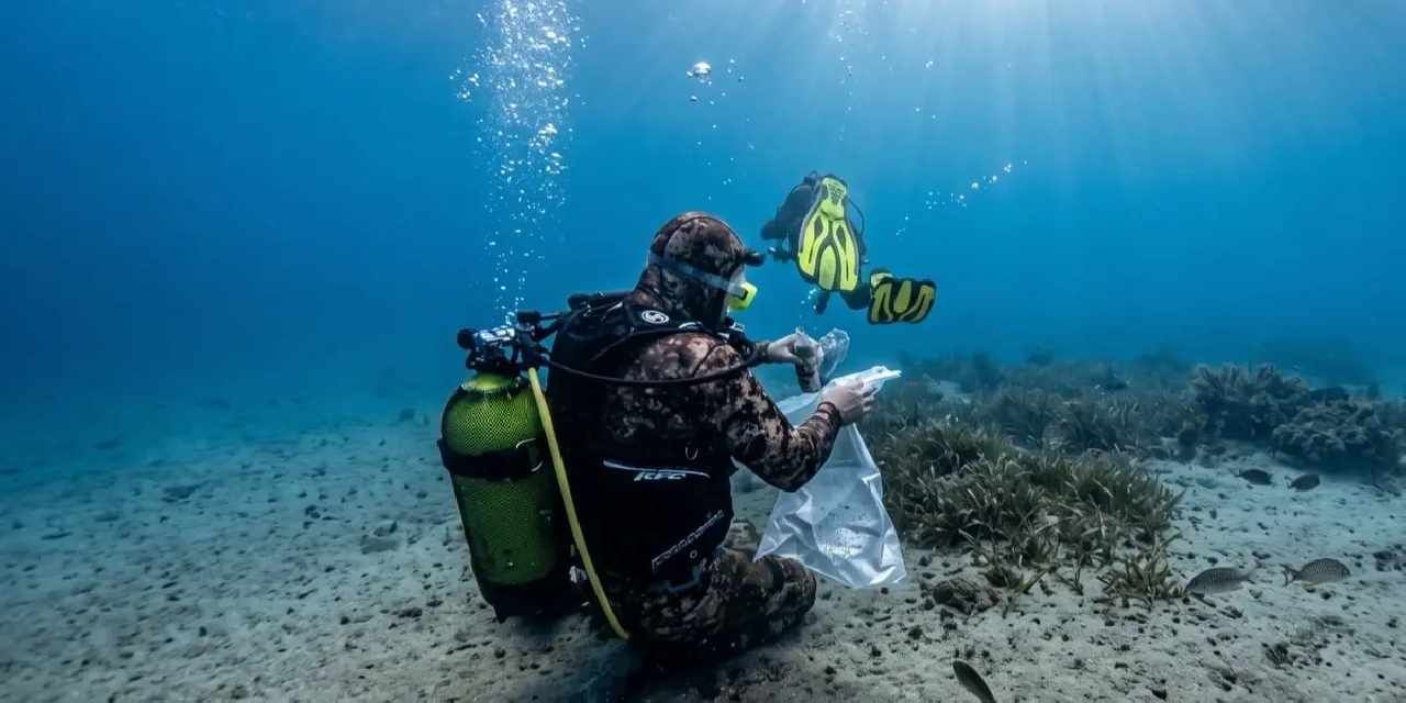 Aydın Kuşadası'nda deniz dibi temizliği