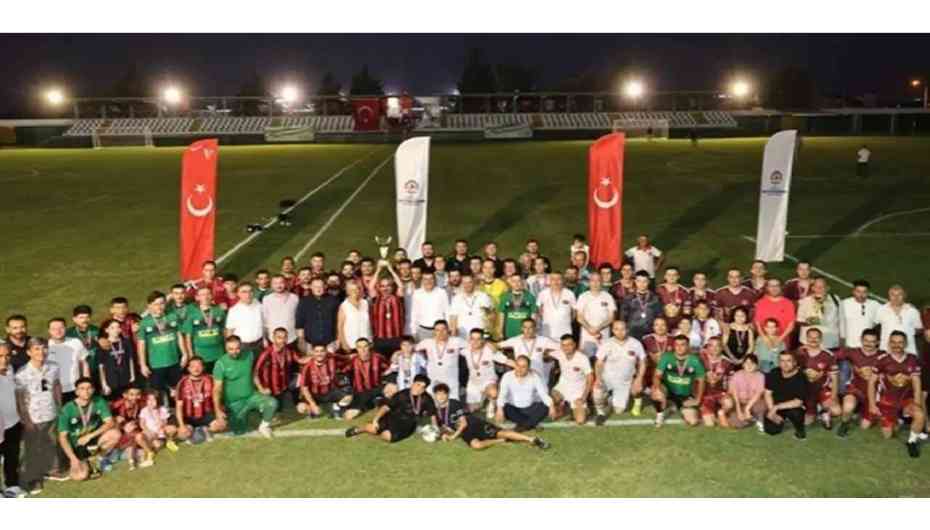 Denizli Büyükşehir’de kupalar sahiplerini buldu