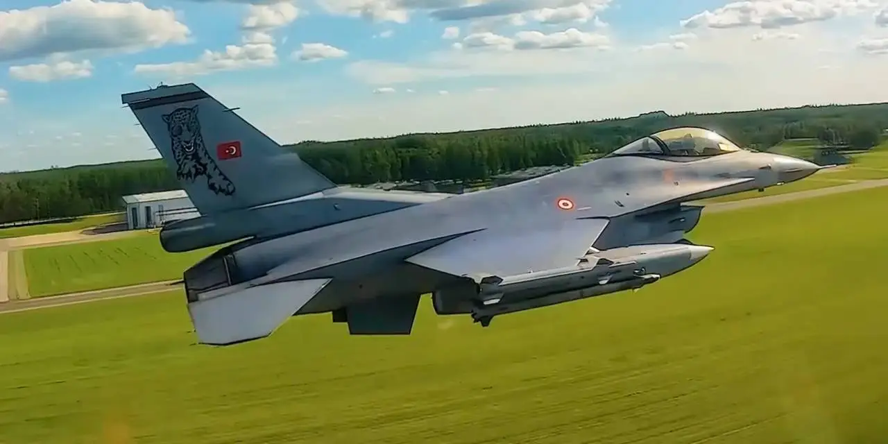 F-16'larımız Estonya semalarında