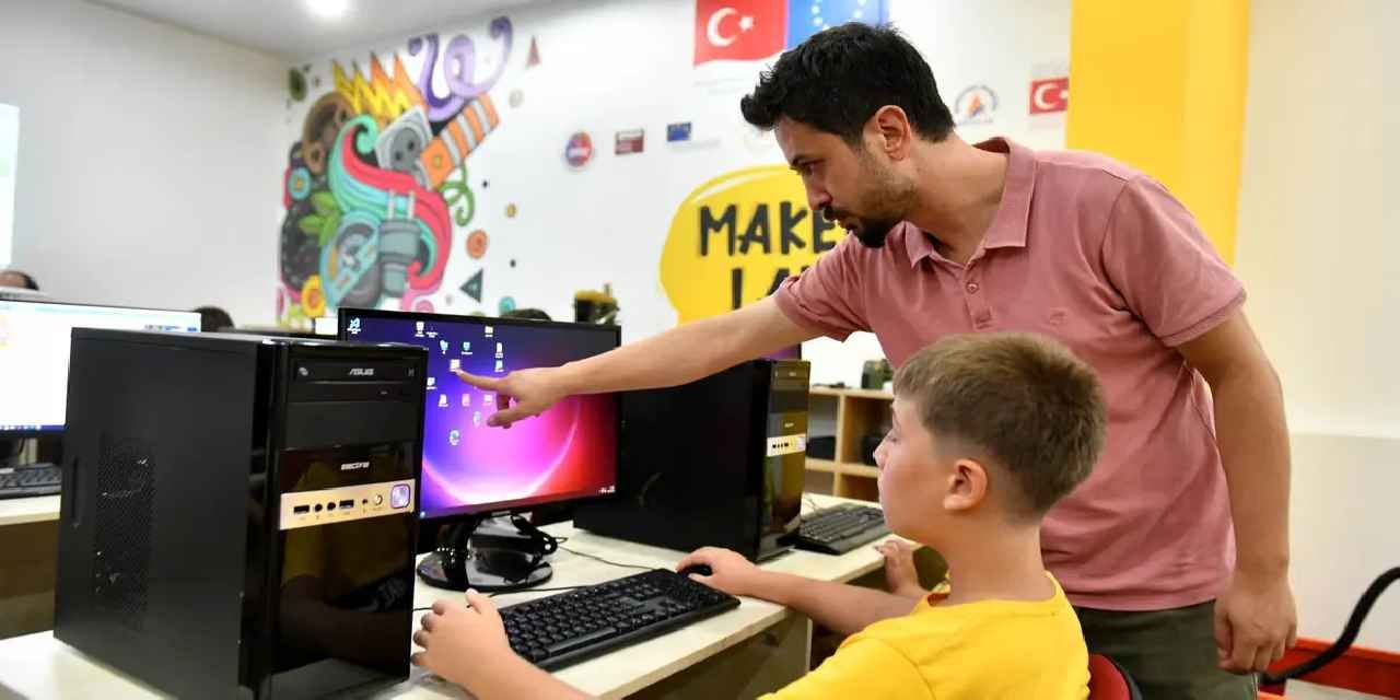 Antalya Muratpaşa'da robotik kodlama kursuna başvurular başladı