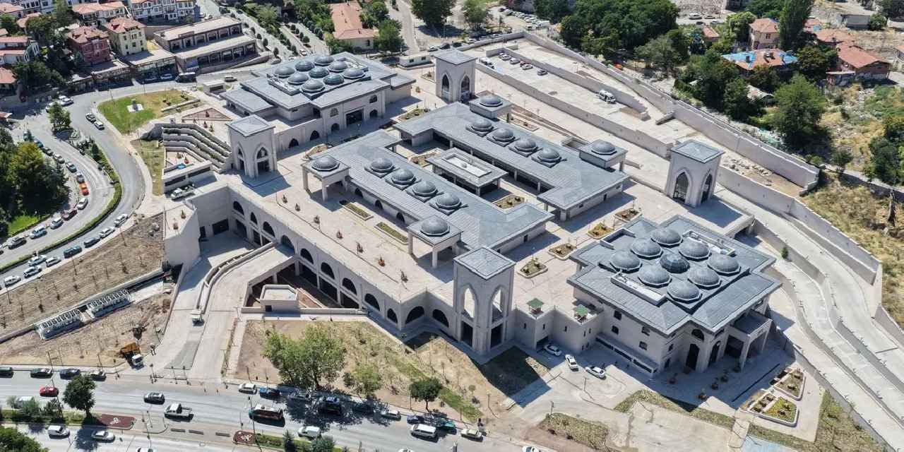 Ankara Ulus’ta dolmuşlar tek çatı altında topladı