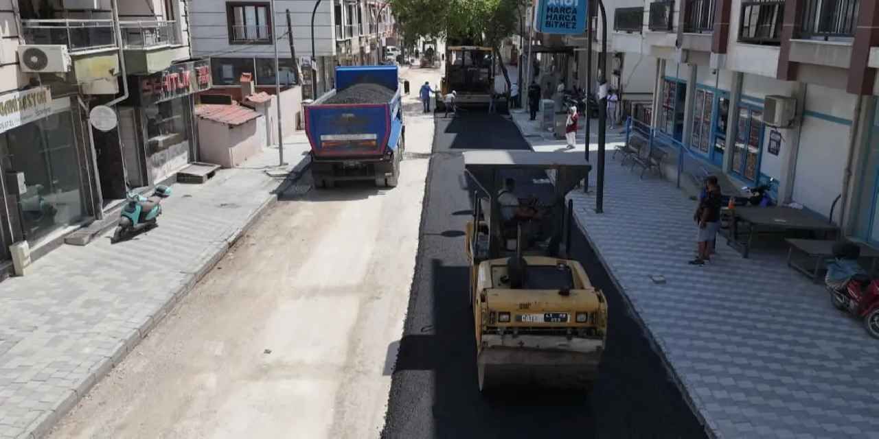 Manisa Soma'da Turgutalp Mahallesi ilk kez sıcak asfaltla buluşuyor
