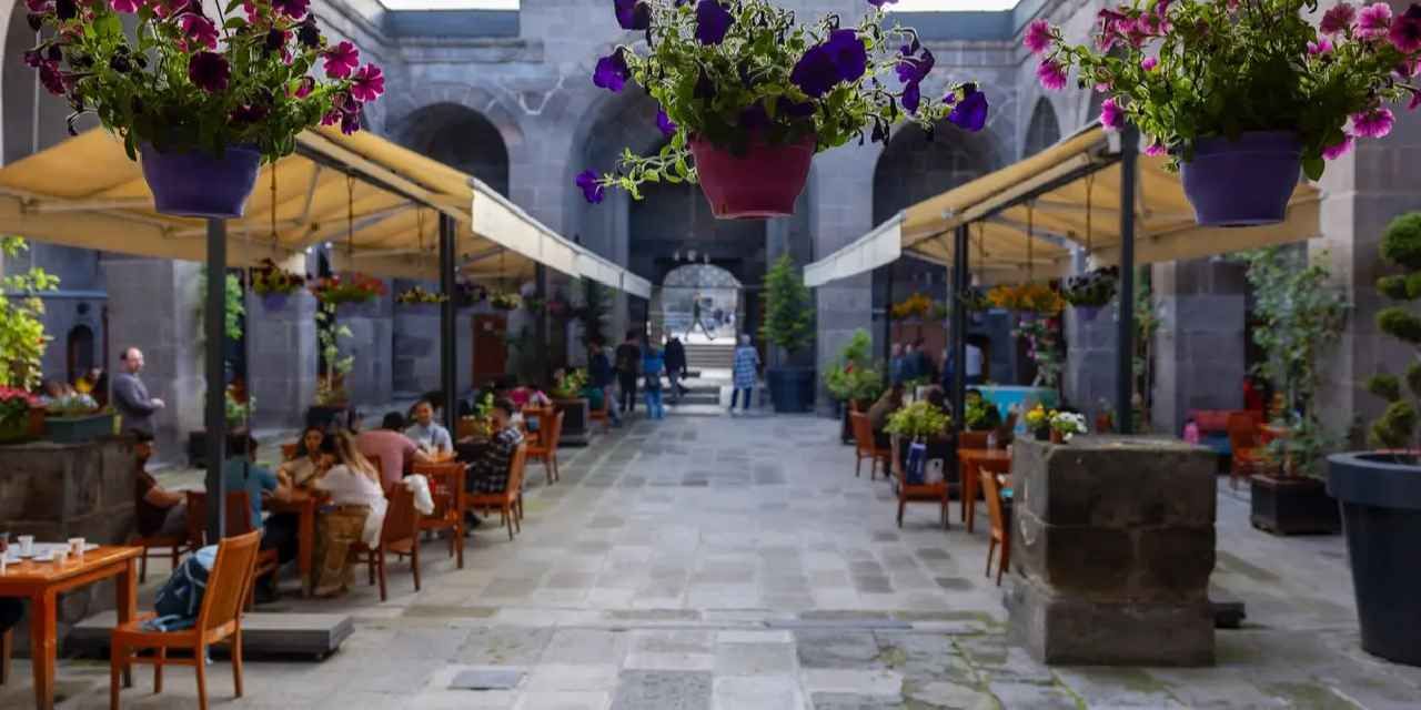 Hunat Medresesi Selçuklu mirasını yaşatıyor