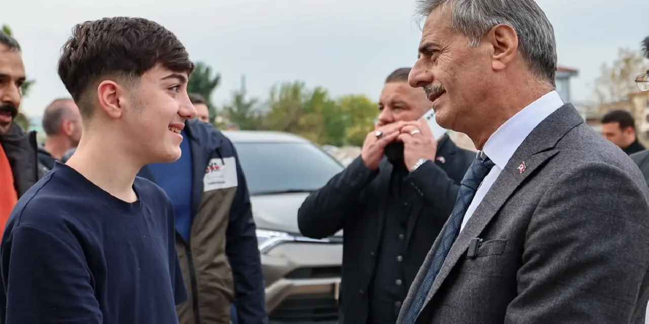 Sakarya'da Başkan Alemdar’dan YKS mesajı: Yeni yolculukta daima yanınızda olacağız