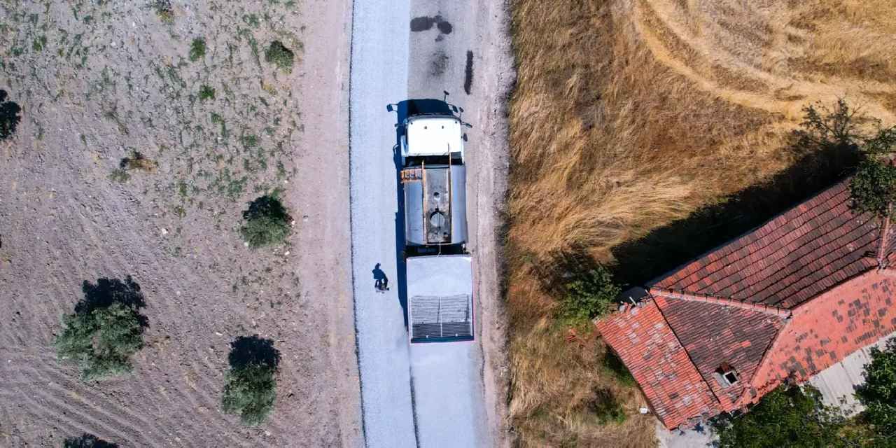 Manisa Soma’da asfalt çalışmaları devam ediyor