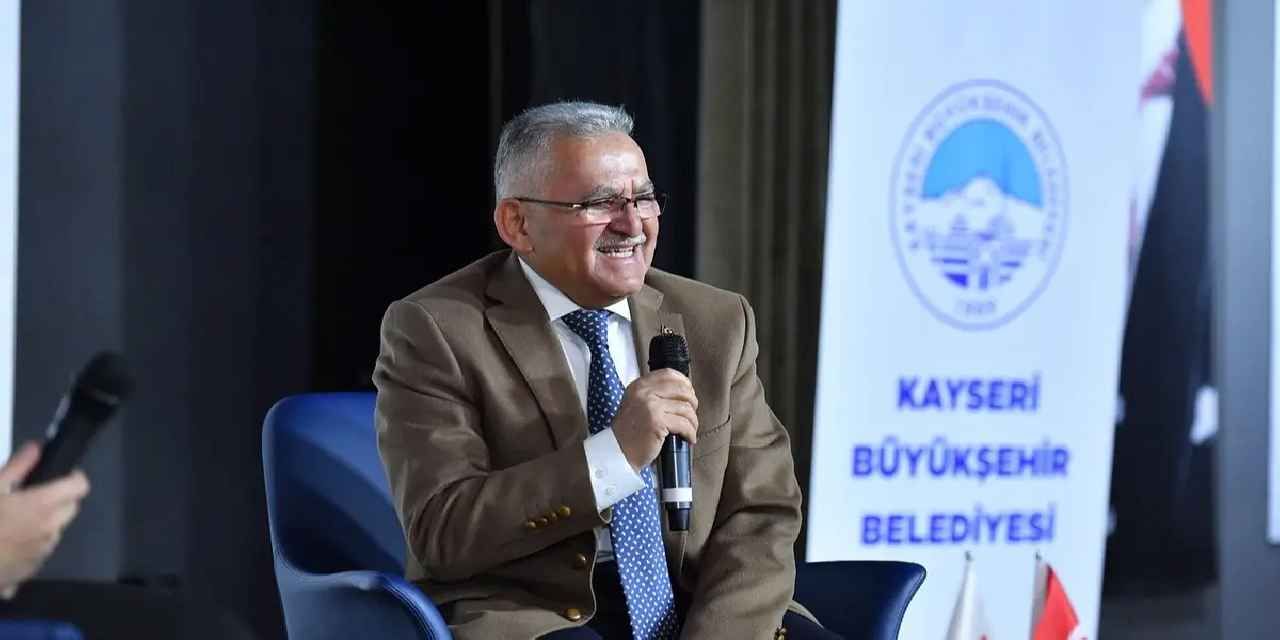 Kayseri Büyükşehir'den 5 bin liralık kırtasiye desteği
