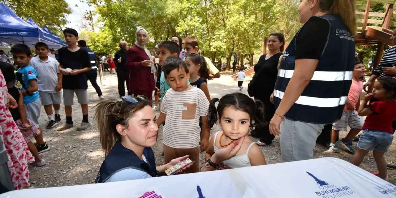 İzmir Bayraklı Karagöl’de sosyal dayanışma pikniği