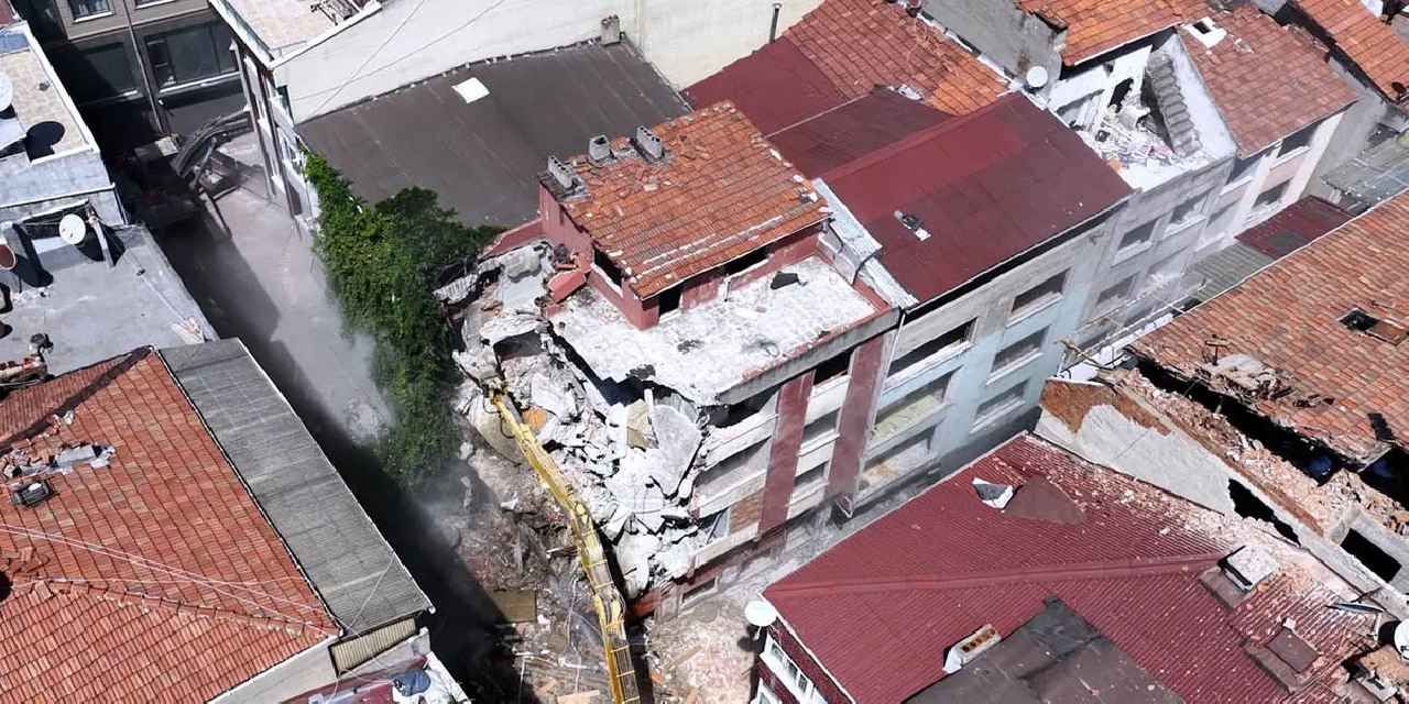 İstanbul Zeytinburnu sokakları 'yarısı bizden' ile dönüşüyor