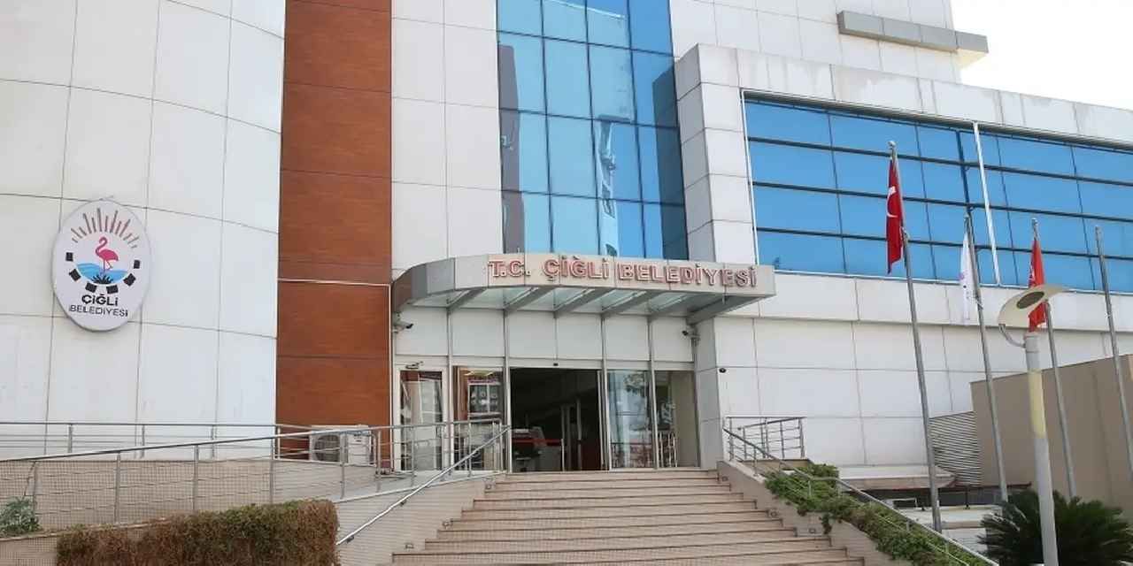 Çiğli Belediye Başkanı Yıldız’ın makam aracına silahlı saldırı!