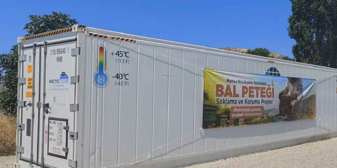 Manisalı arıcıların petekleri büyük balmumu güvesine karşı korunacak