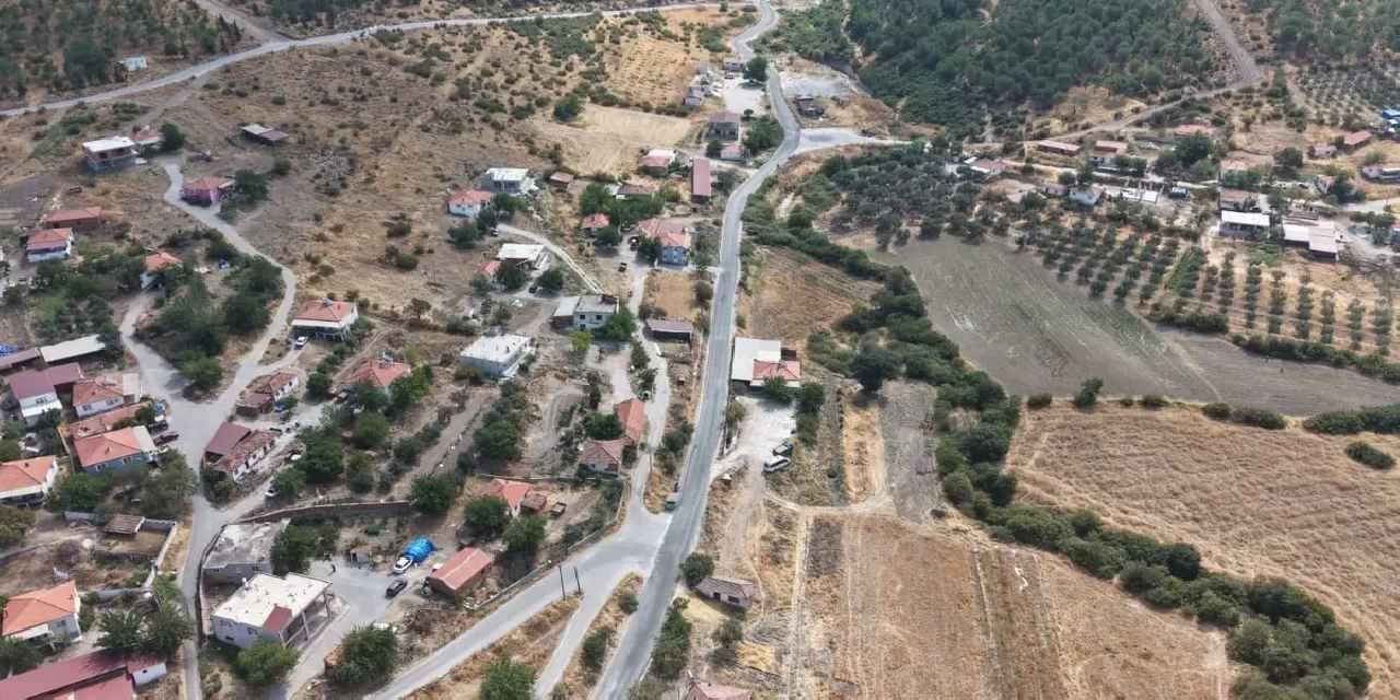 İzmir Kınık’ta 5 mahalleyi bağlayan yollar yenilendi