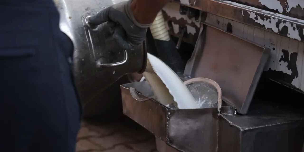 Antalya'da süt üreticilerine tank desteği
