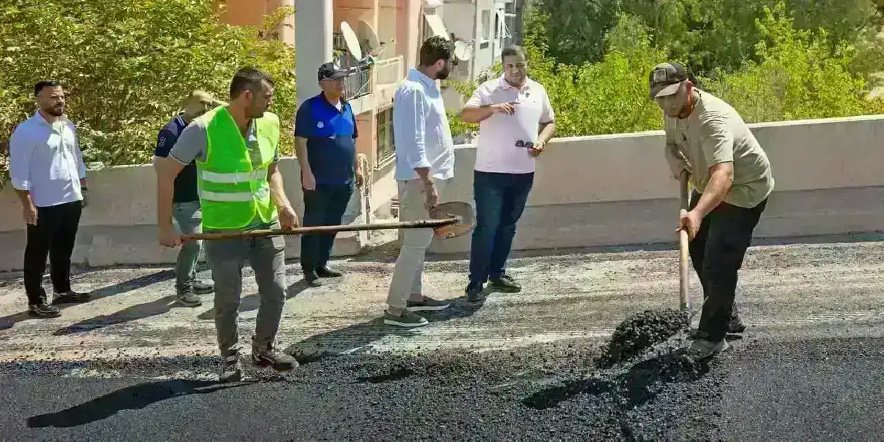 İzmir Narlıdere’de asfalt çalışmaları hız kesmeden sürüyor