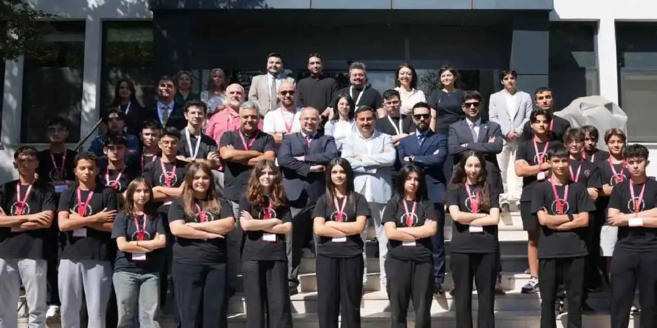 MEB'den öğrencilere 'siber güvenlik' kampı