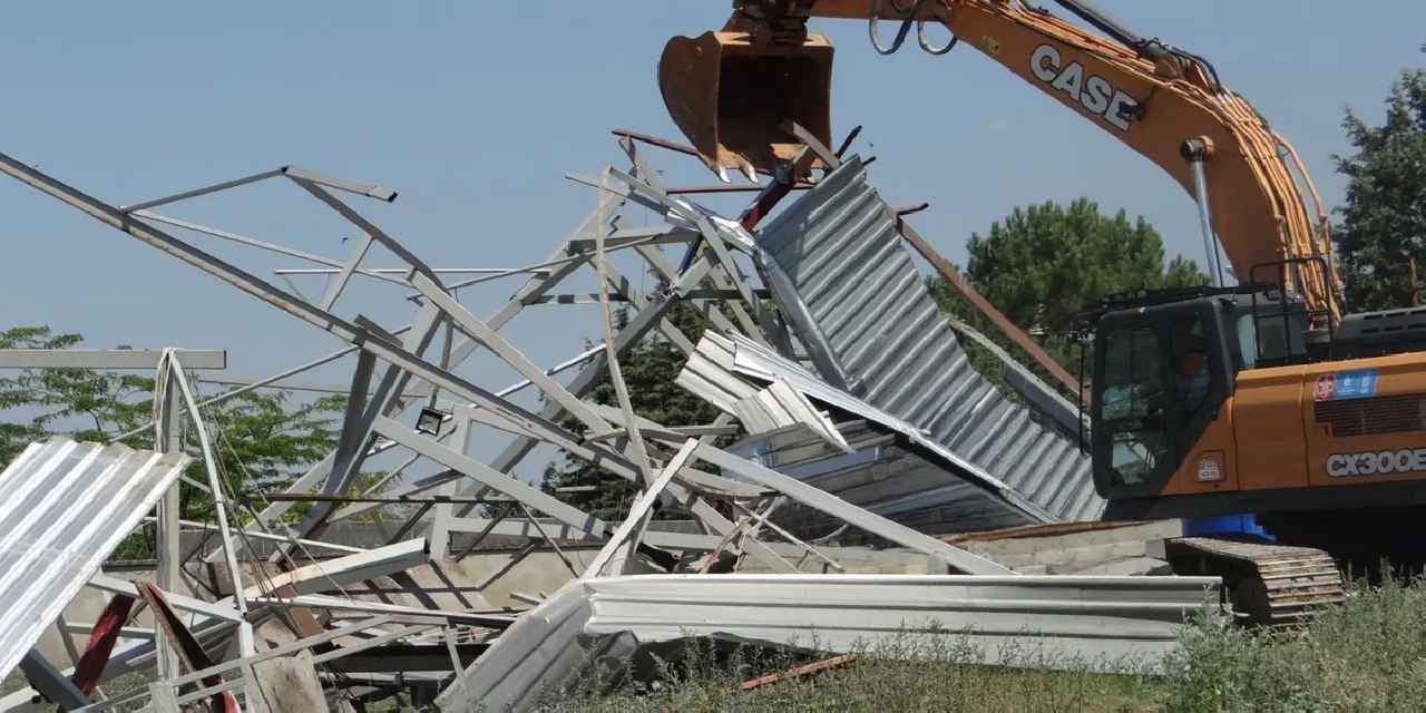 İzmir Ömerli'de kaçak yapıya geçit yok