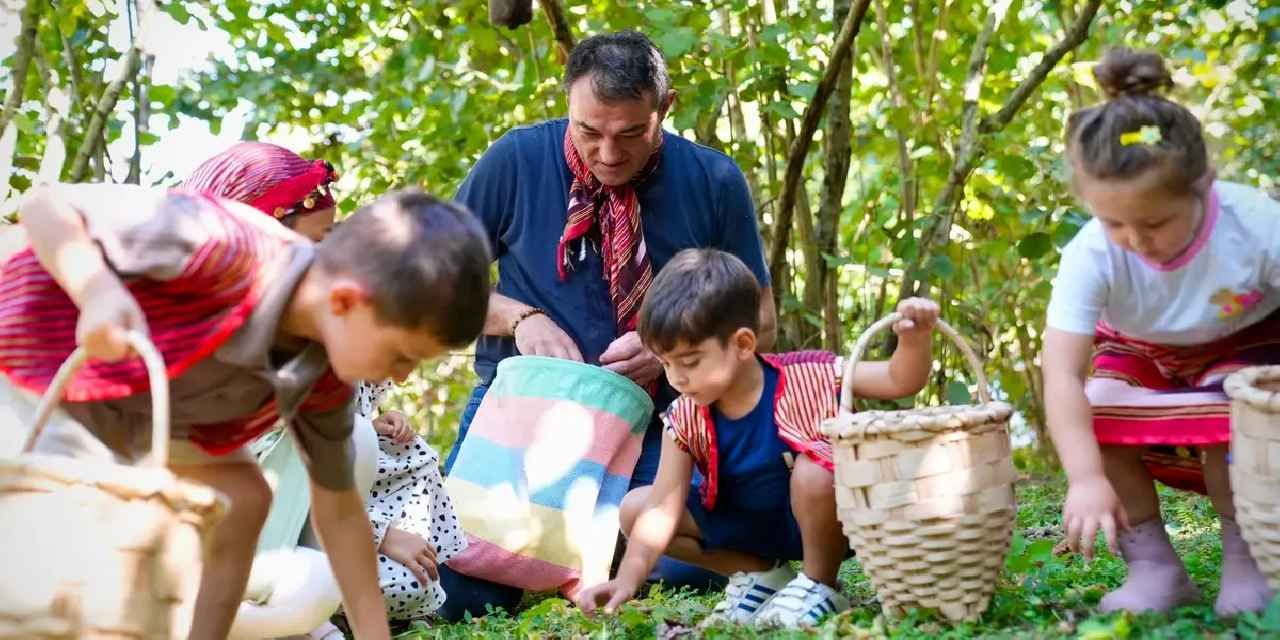 Minikler fındık bahçesine girdi