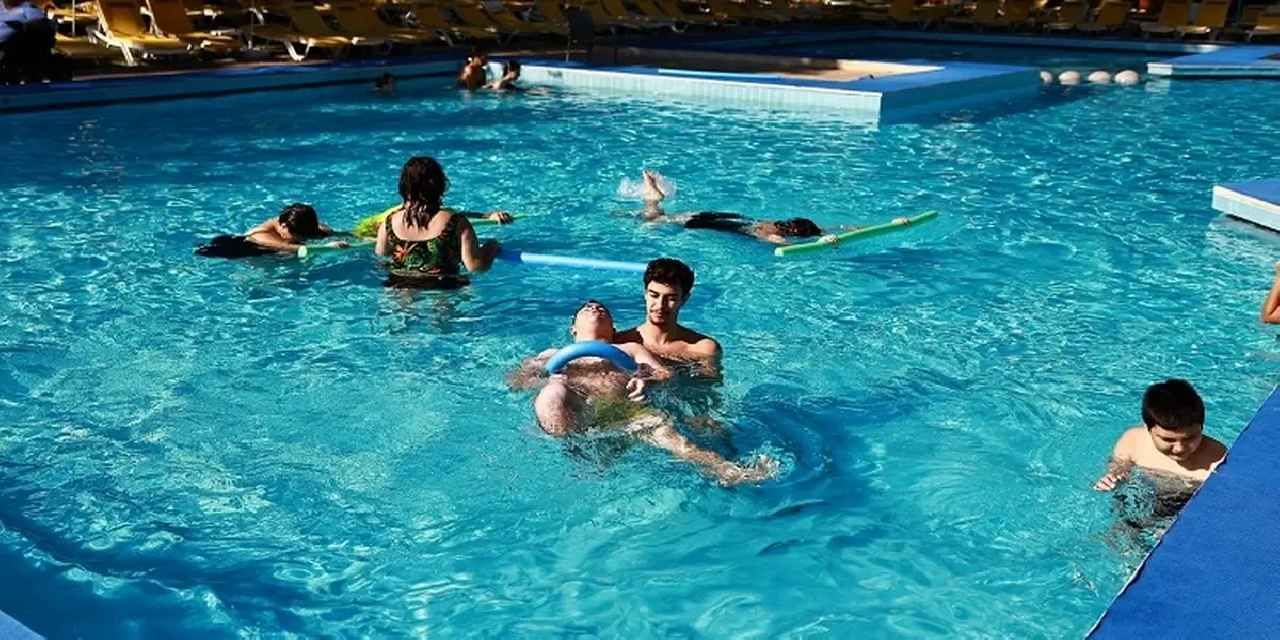 İzmir Efes Selçuk'ta yüzmeye engel yok