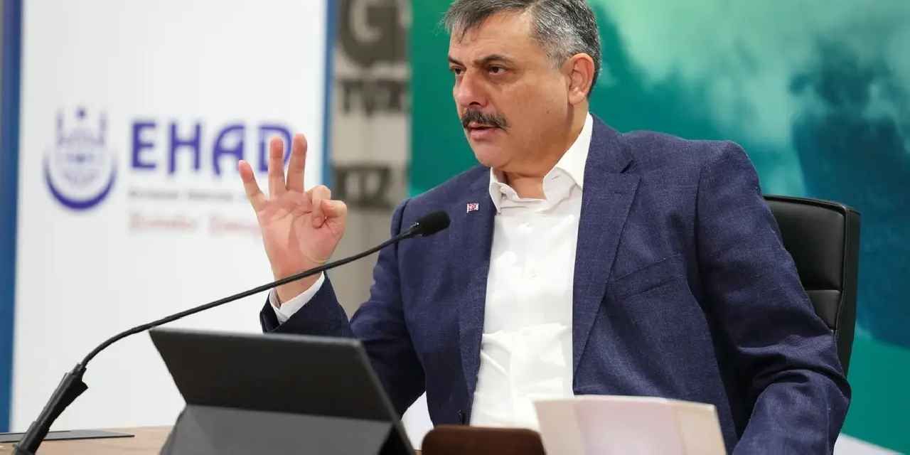 Bakan Çiftçi, hafızlarla “İhyâ ve İnşâ Kampı” kapanışında buluştu