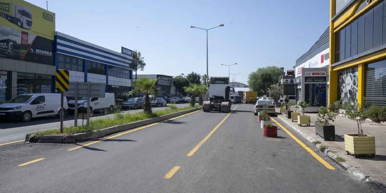 Mersin Tırmıl Sanayi Sitesi’nde yollar yenilendi