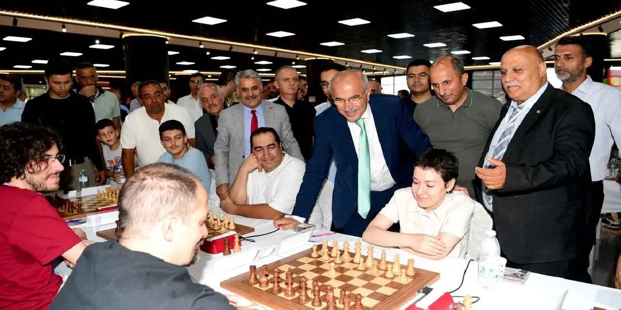 Malatya'da Altın Kayısı Satranç Turnuvası başladı