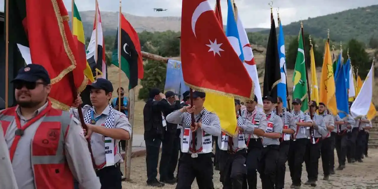 Konya'da 'İslam İzcileri Dostluk Kampı' ile ikinci buluşma
