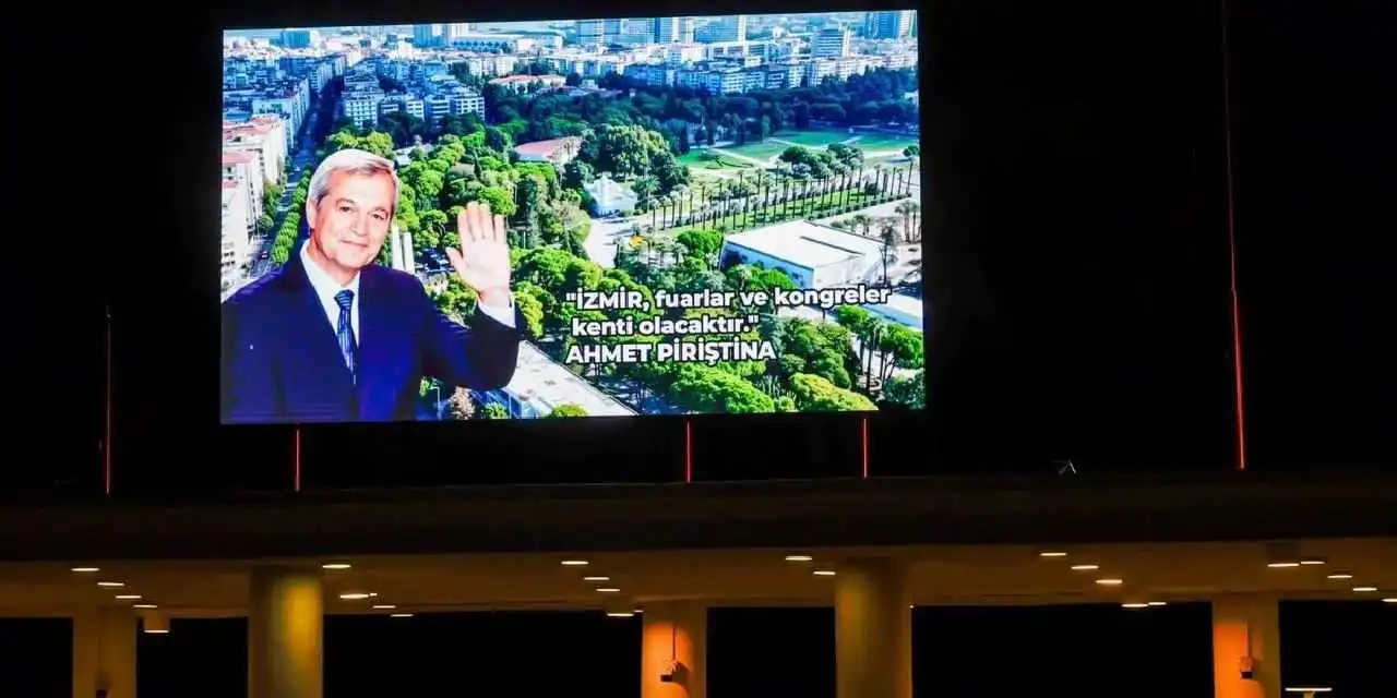İzmir'de merhum Piriştina’nın sözü artık LED ekranda yaşatılacak