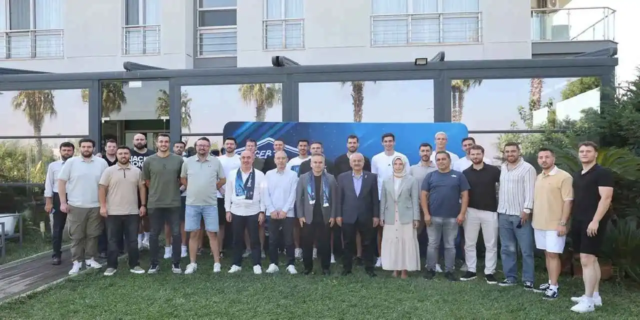Kocaeli Gebze'de voleybol takımı yeni sezona hazırlanıyor
