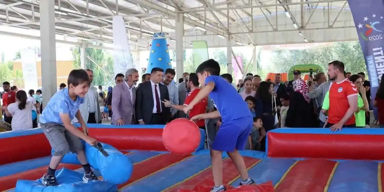 Sarız Sosyal Yaşam Merkezi'nde dolu dolu yaz