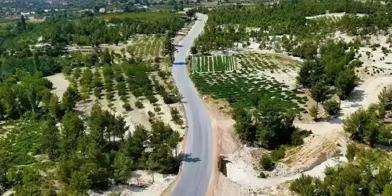 Mersin Gülnar’da yol ağı güçleniyor
