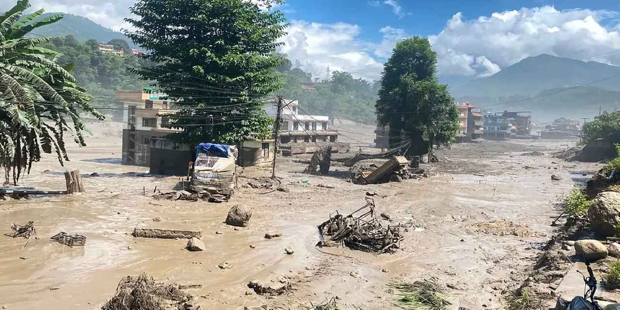 Nepal-Çin sınırında büyük sel! Rasuwa’da yıkım büyüyor