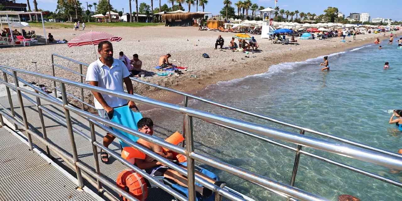 Antalya’da engelsiz plajlara yoğun ilgi