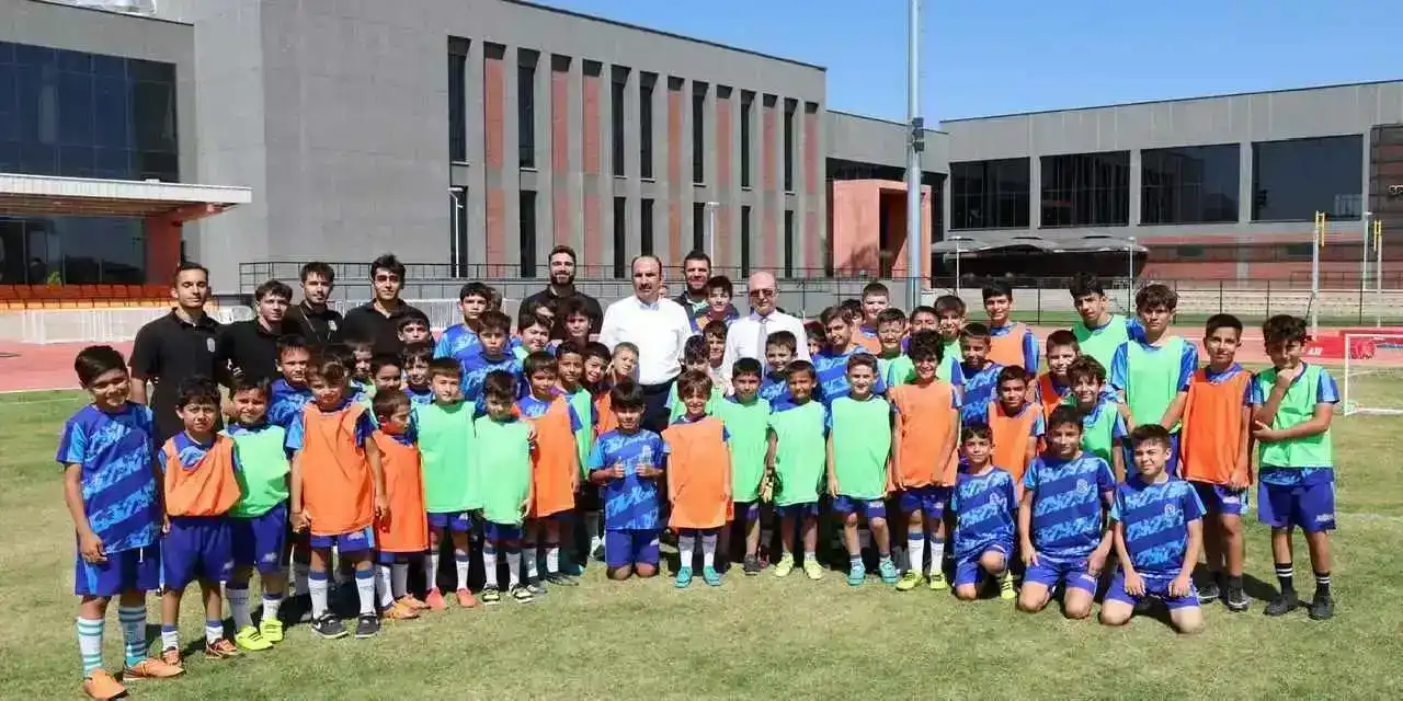Konya Selçuklu'da minik sporculara ziyaret