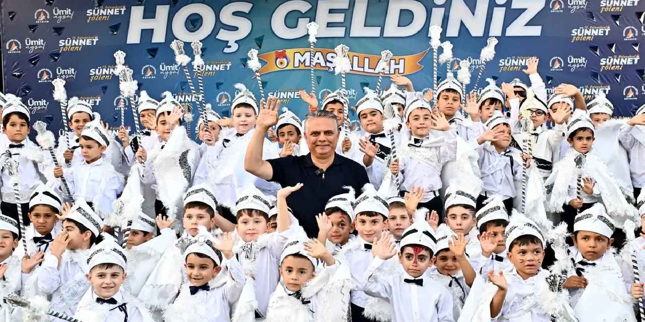 Antalya Muratpaşa'da 122 çocuktan erkekliğe ilk adım