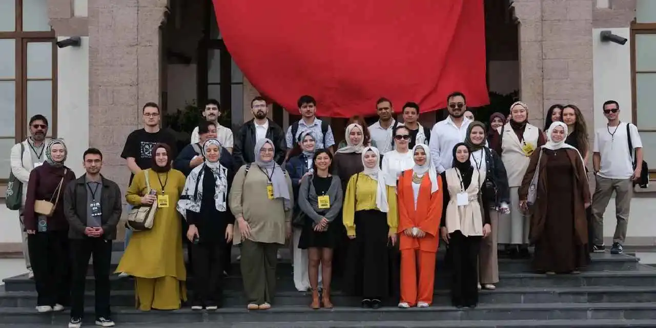 Konya'da 'Kültür Yayıncılığı' temasıyla düzenlenen 5. Yayıncılık Yaz Okulu tamamlandı