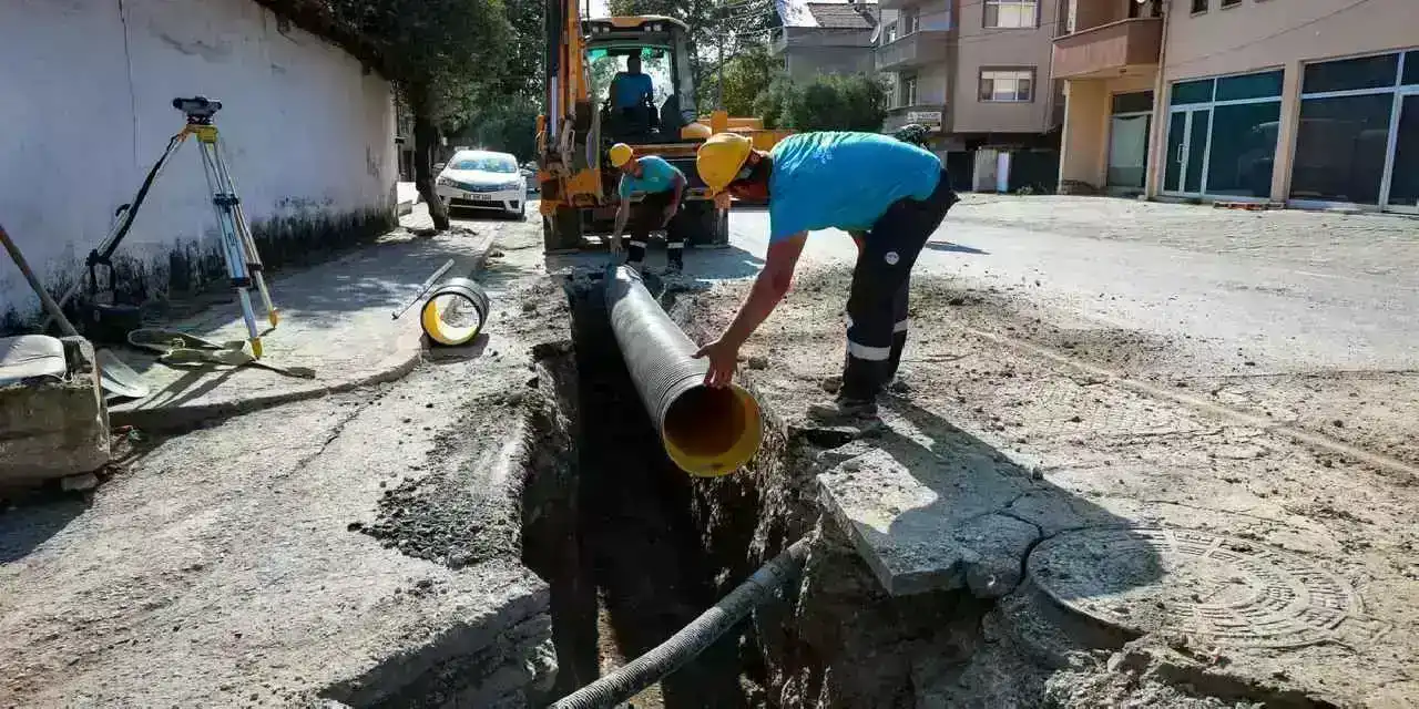 Sakarya'da Ankara Caddesi’nin yağmursuyu altyapısı yenileniyor