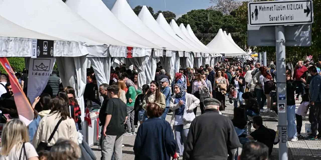 İZKİTAP sonbaharda Kültürpark’ta