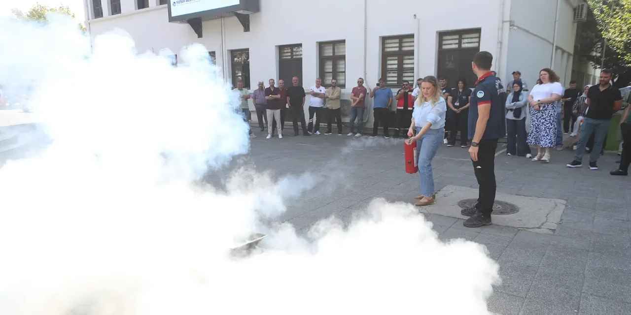 Sakarya Büyükşehir personeline yangın anında doğru müdahale anlatıldı