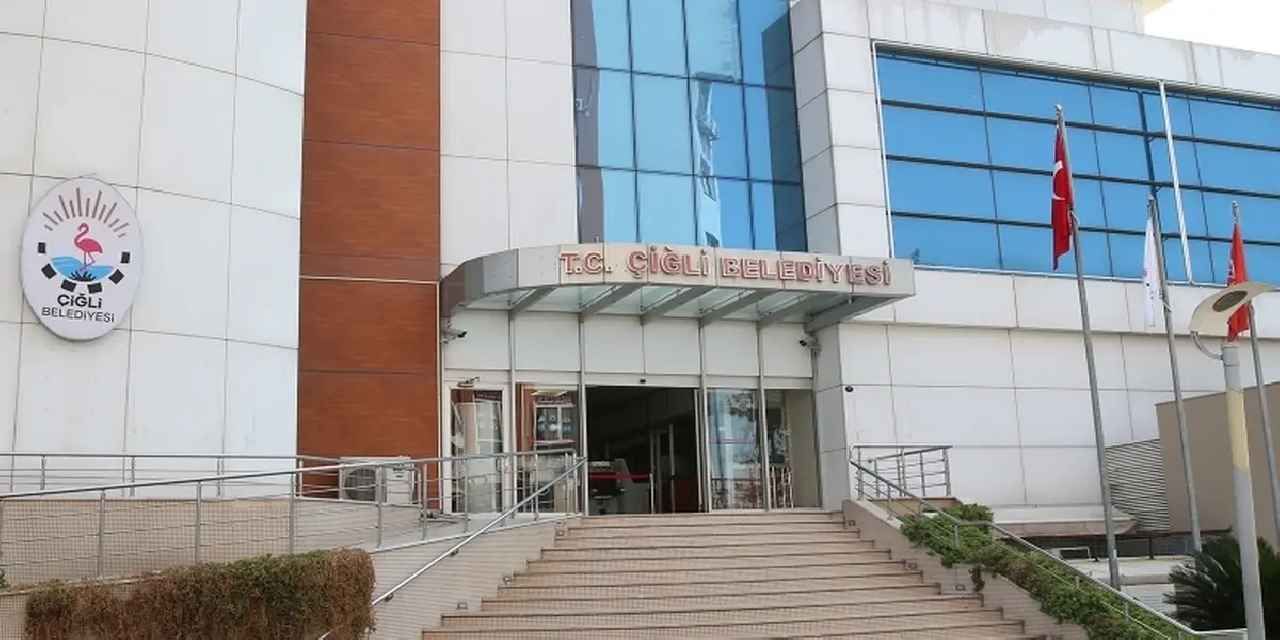 Çiğli'de belediyeden sonra Akvaryum Kafe’ye silahlı saldırı!