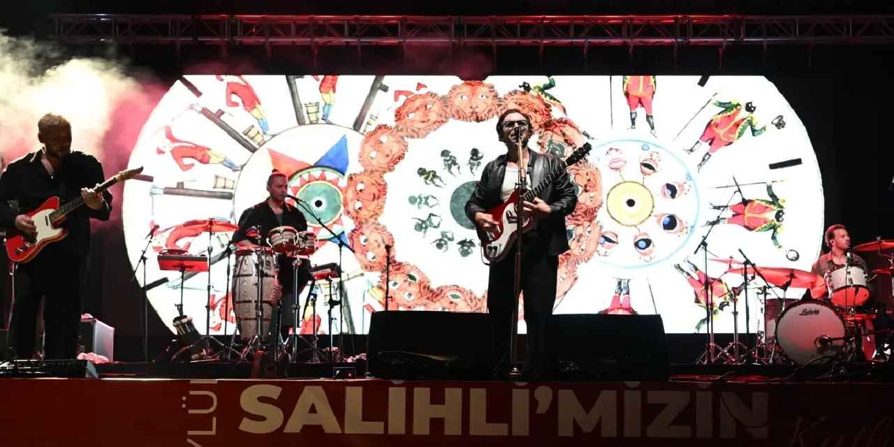 Manisa Salihli’de Adamlar’dan unutulmaz gece