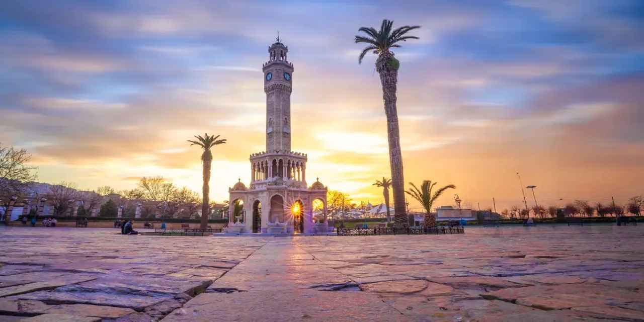 İzmir’in dijital rehberi yenilendi