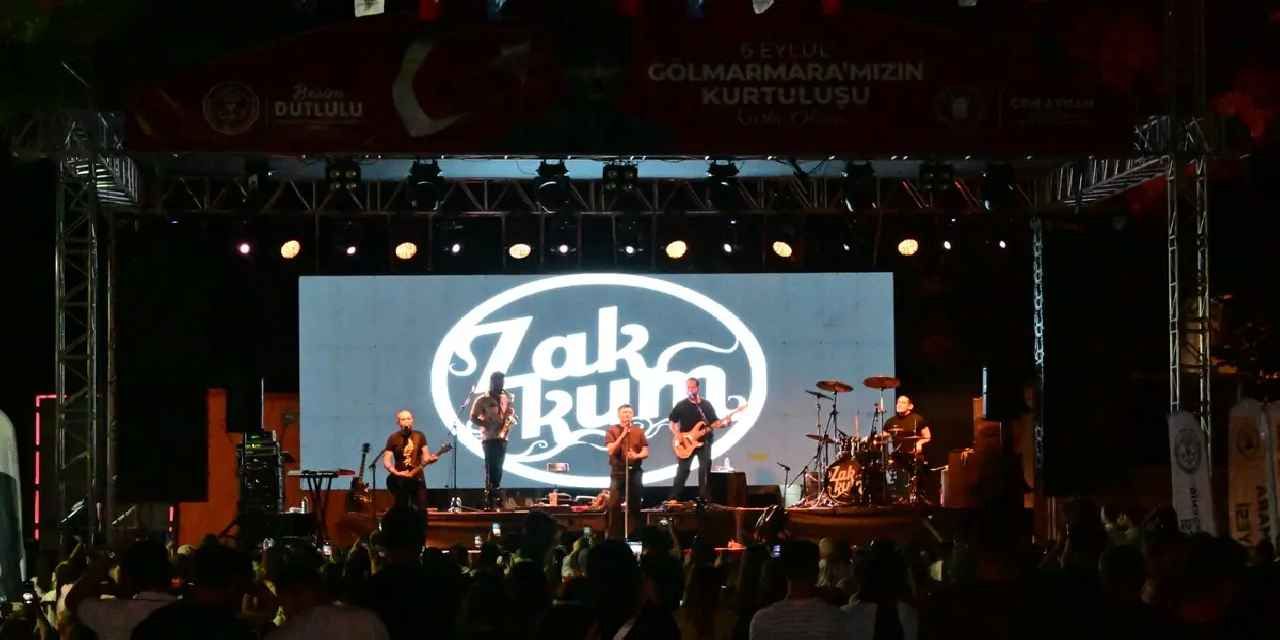 Manisa’da Gölmarmara kurtuluşunu Zakkum’la kutladı