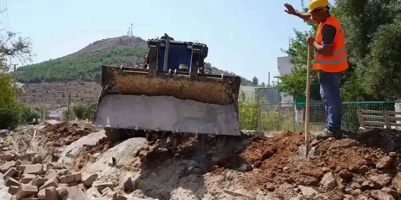 Marmaris Yeşilova'nın içme suyu şebekesi genişletiliyor