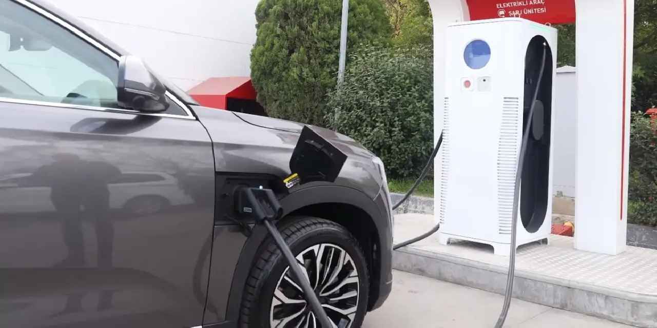 Elektrikli araçların evde şarj edilmesine yasak mı geldi? Açıklama İletişim'den yapıldı